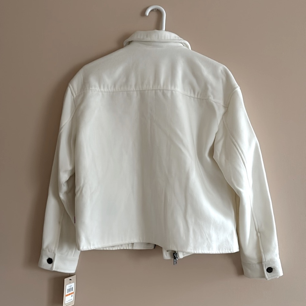 Levi's White Jacket with Cropped Length and Classic Collar - Picture 7 of 11